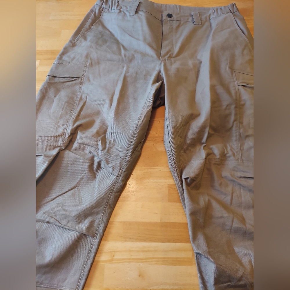 Vertex 5.11 like tan tactical cargo pants 36x32